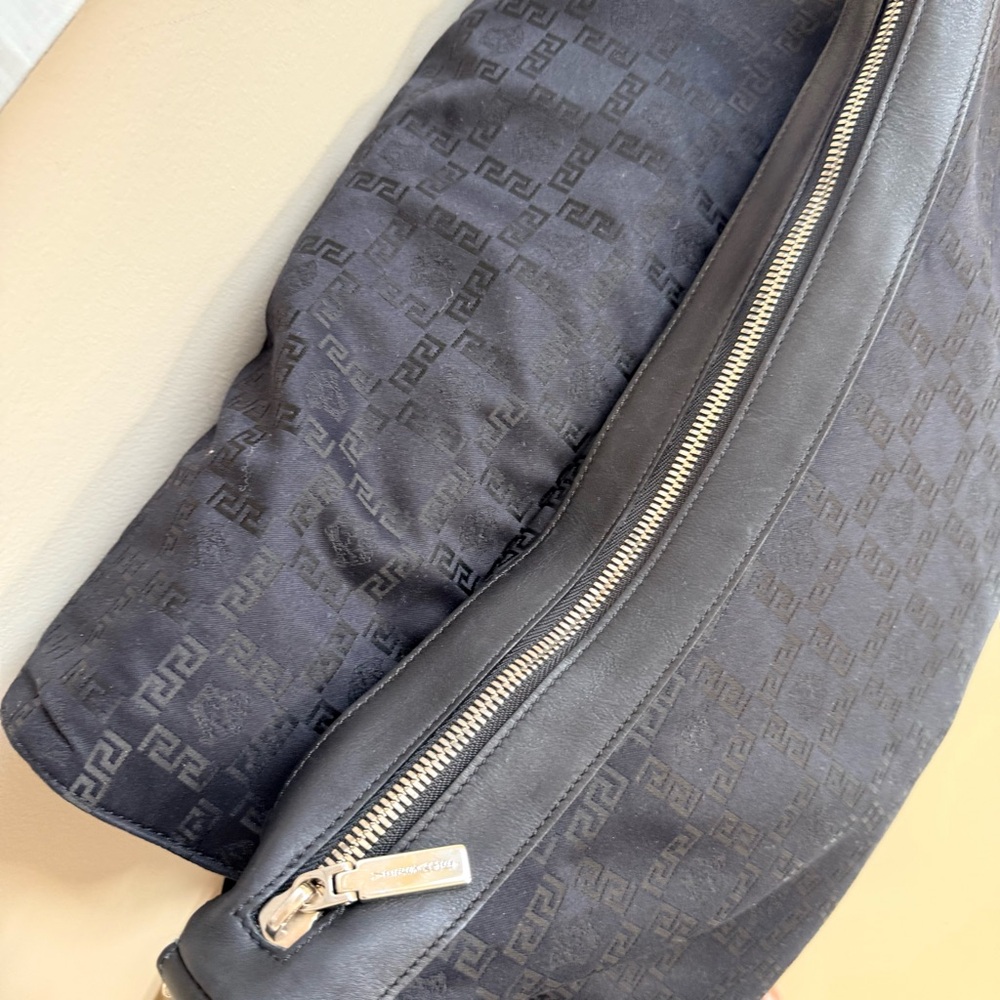 Versace Black Shoulder Bag - Picture 8 of 16